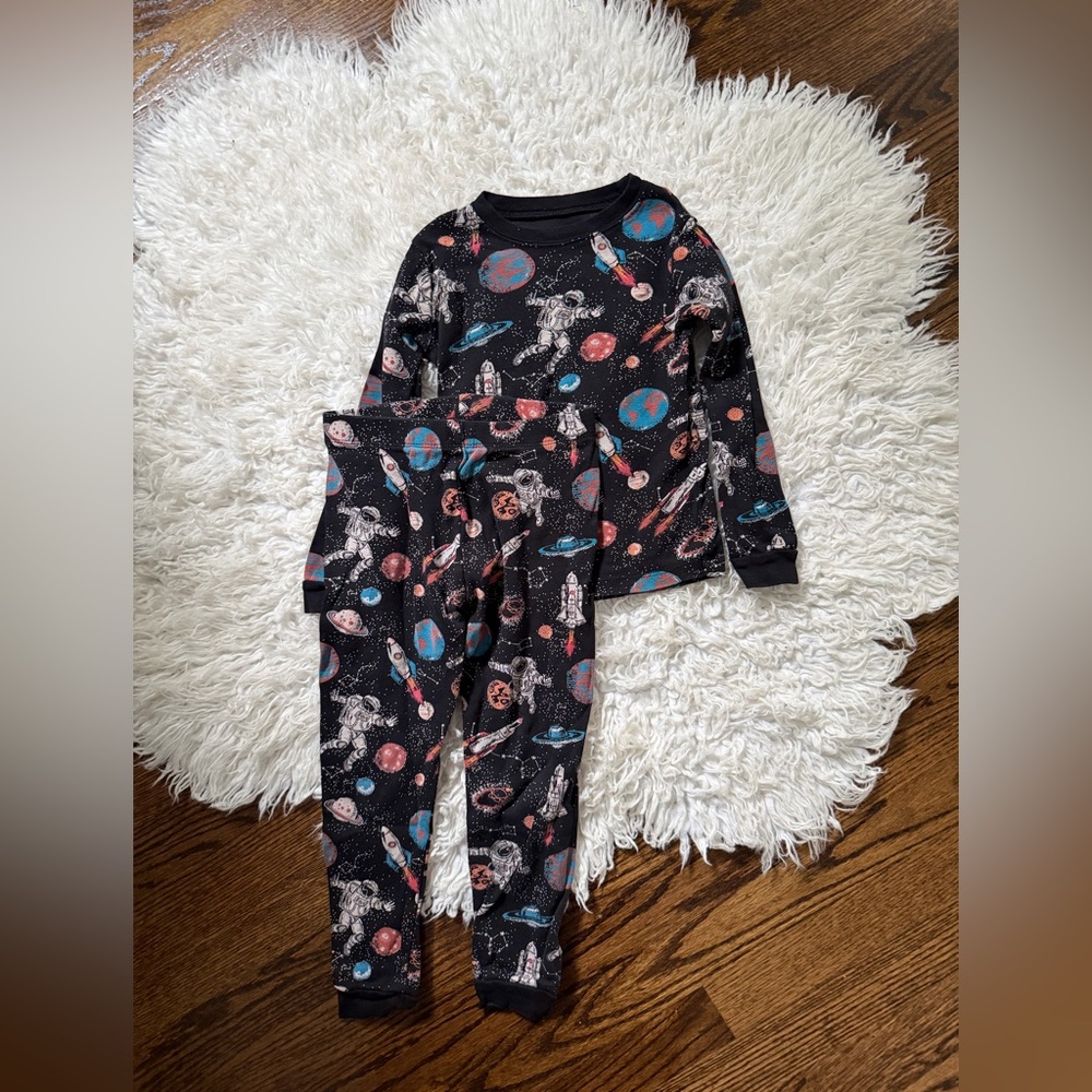 Cat & Jack Space-Themed Kids Pajama Set - Black and Blue